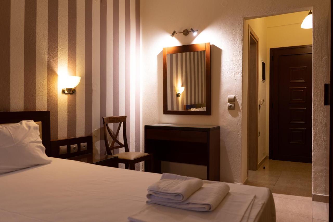 Hotel Zeus Afytos Buitenkant foto