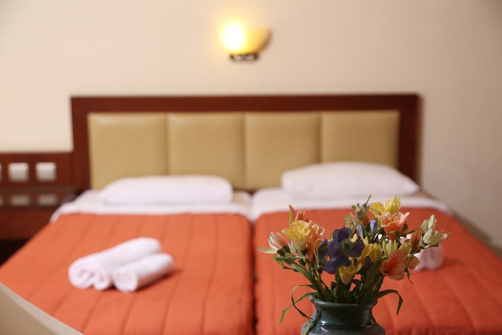 Hotel Zeus Afytos Buitenkant foto
