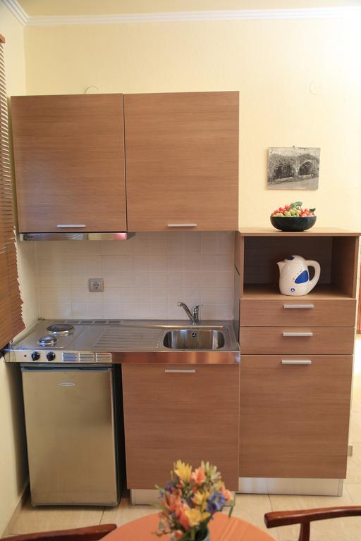 Hotel Zeus Afytos Buitenkant foto