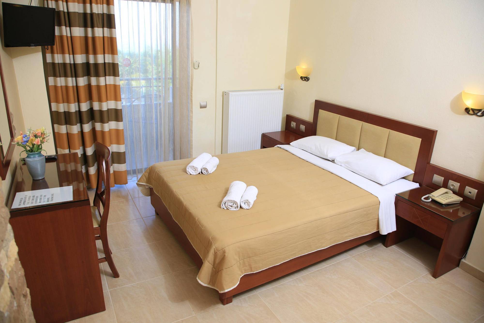 Hotel Zeus Afytos Buitenkant foto
